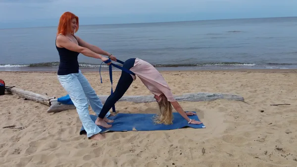 Обучение асане Собака мордой вниз